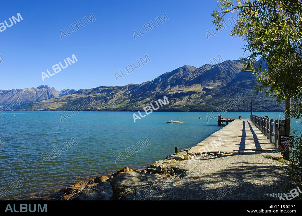 Turquoise water of Lake Wakatipu, Glenorchy, near Queenstown, Otago, South Island, New Zealand, Pacific.