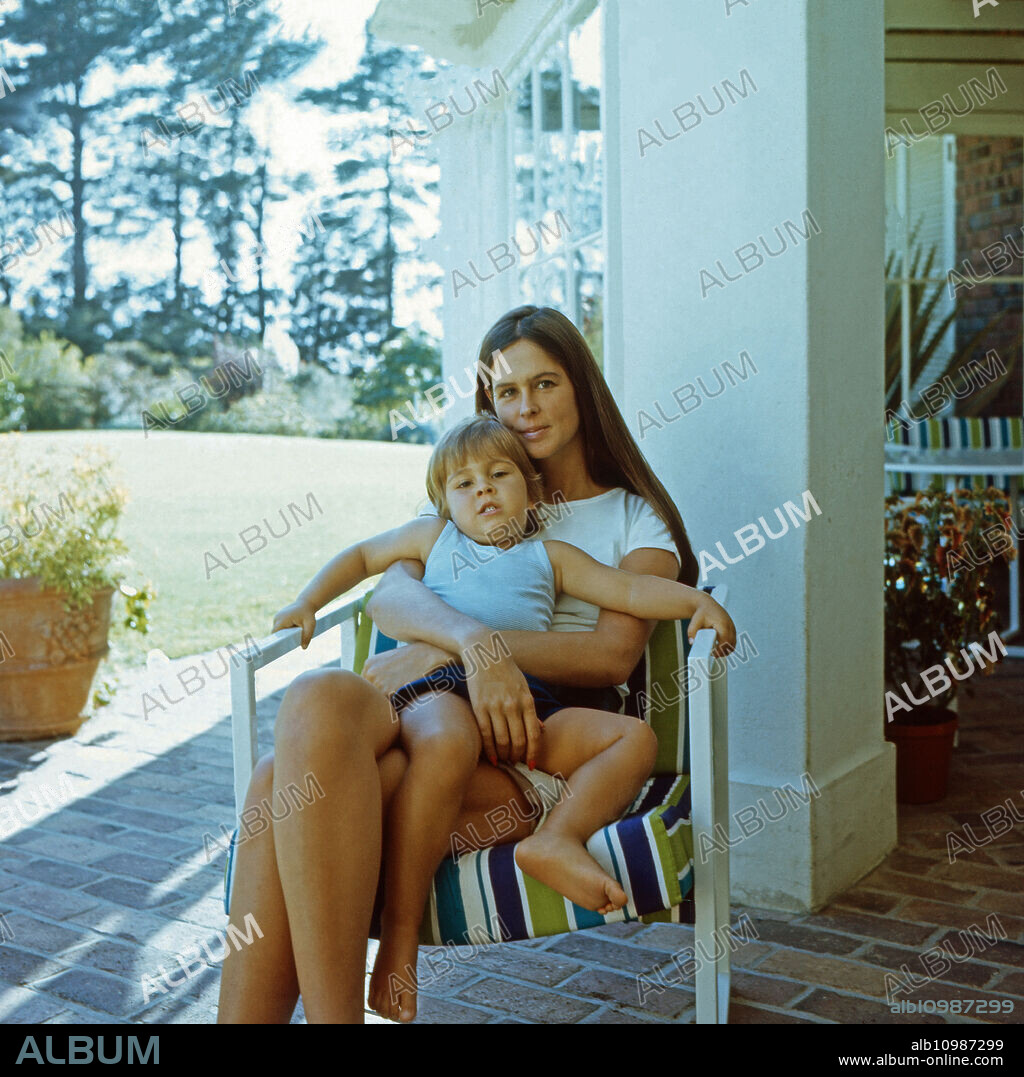 Barbara Barnard, nee Zoellner, with son Frederick at the terrace of villa "Waiohai" in Cape Town, South Africa 1974.