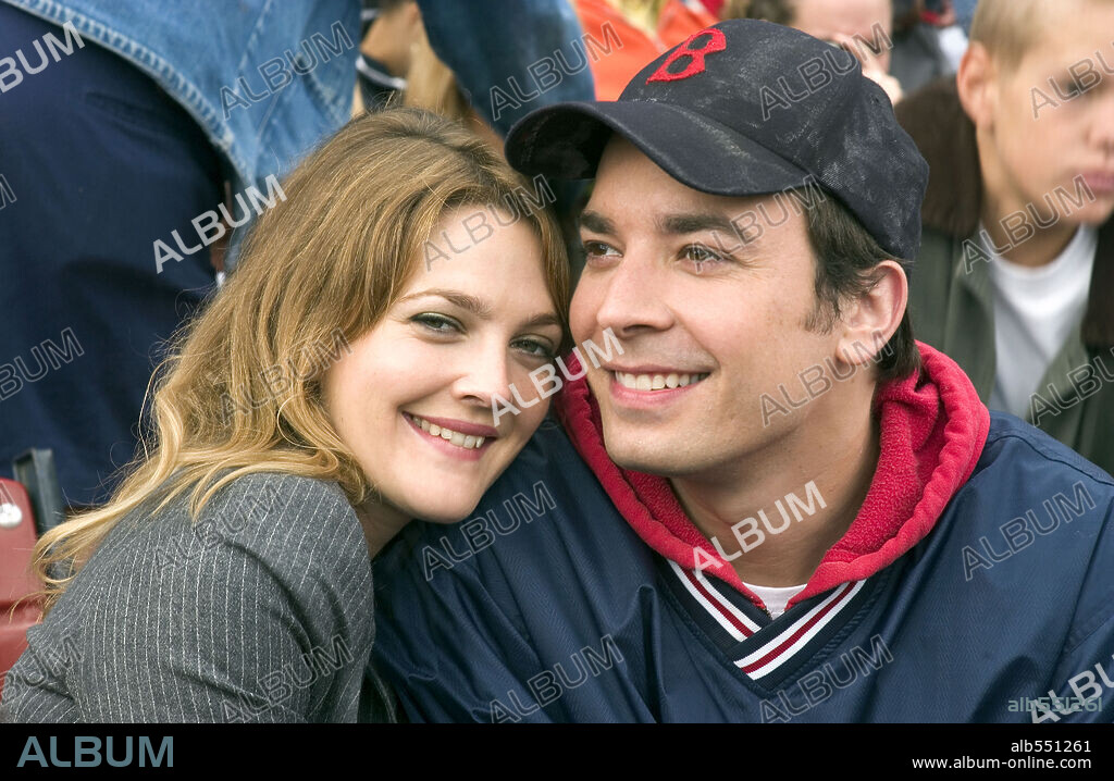 DREW BARRYMORE und JIMMY FALLON in FEVER PITCH - EIN MANN FÜR EINE SAISON, 2005 (FEVER PITCH), unter der Regie von BOBBY & PETER FARRELLY, BOBBY FARRELLY und PETER FARRELLY. Copyright 20TH CENTURY FOX / MICHAELS, DARREN.