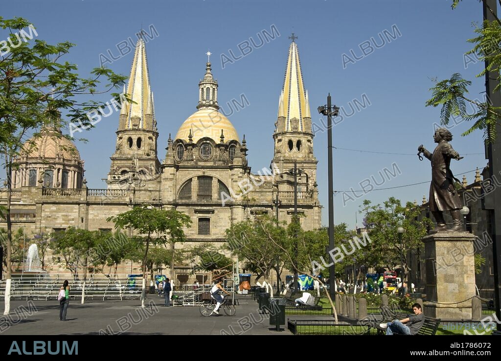 Mexico.Guadalajara.Plaza de Armas and Cathedral (XVII_XVIII centuries). .