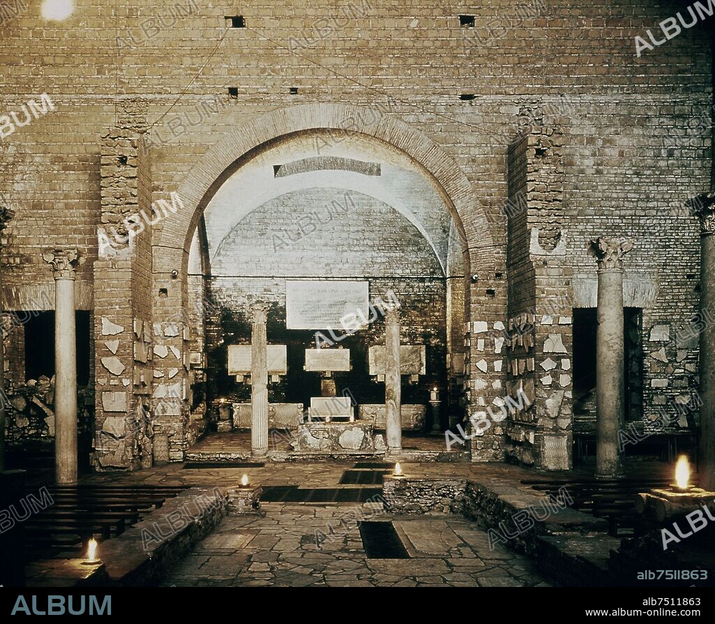 BASILICA CONSTRUIDA EN EL SIGLO IV SOBRE LA TUMBA DE LOS SANTOS MARTIRES NEREO O ACHILLEO CONOCIDA COMO CATACUMBAS DE SANTA DOMITILA.