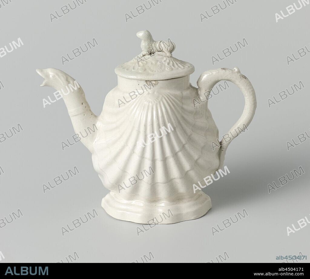 White stoneware teapot with salt glaze, Whieldon ware, White stoneware teapot with salt glaze. The belly of the pot has the shape of a double shell. The spout is bent and has the head of a fish as its mouth. The ear is C-shaped and has the shape of a dolphin. The lid has a lying dog or lion as a button., anonymous, England, c. 1750 - c. 1760, stoneware, salt glaze, h 13.5 cm.