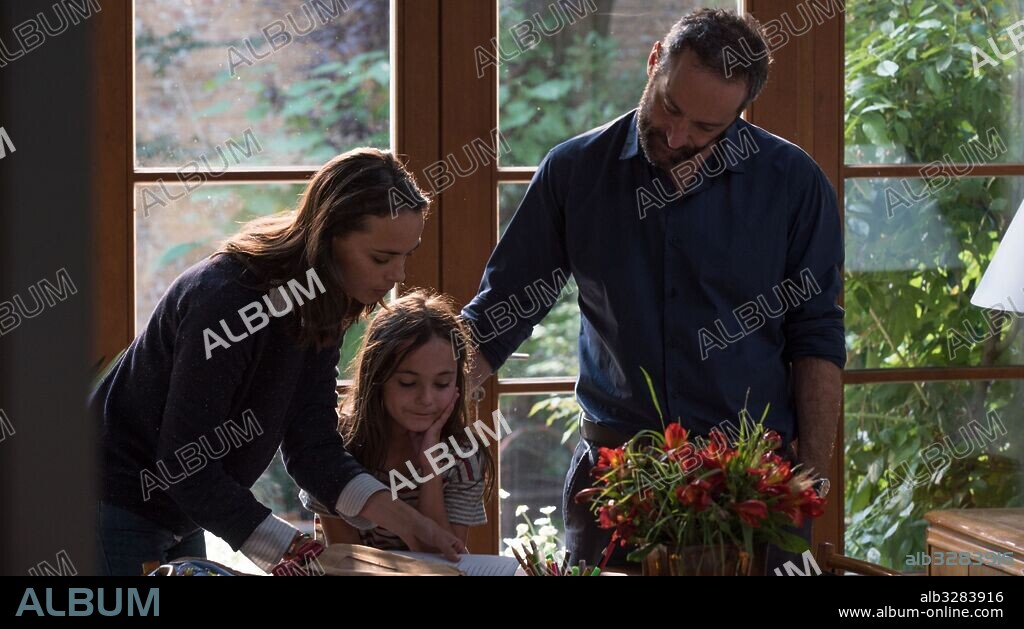 BERENICE BEJO y CEDRIC KAHN en DESPUES DE NOSOTROS, 2016 (L' ÉCONOMIE DU COUPLE), dirigida por JOACHIM LAFOSSE.