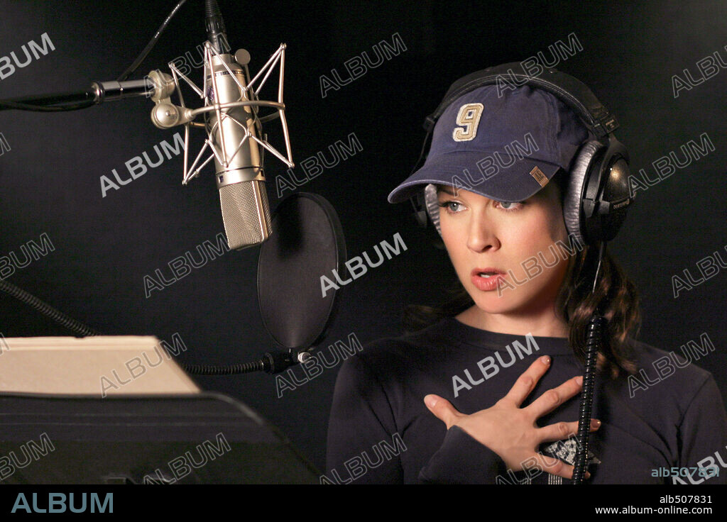 RENEE ZELLWEGER in SHARK TALE, 2004, directed by BIBO BERGERON and VICKY JENSON. Copyright DREAMWORKS SKG / GROSSMAN, MARNI.