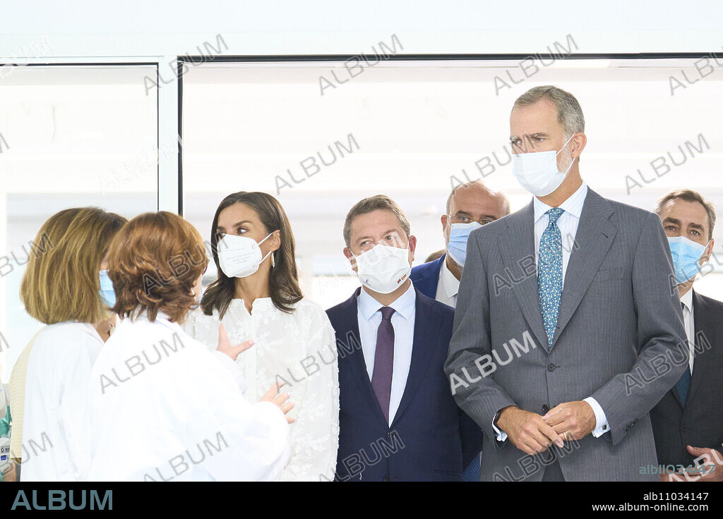 King Felipe VI of Spain, Queen Letizia of Spain visits the extension of the University Hospital on September 14, 2022 in Guadalajara, Spain.