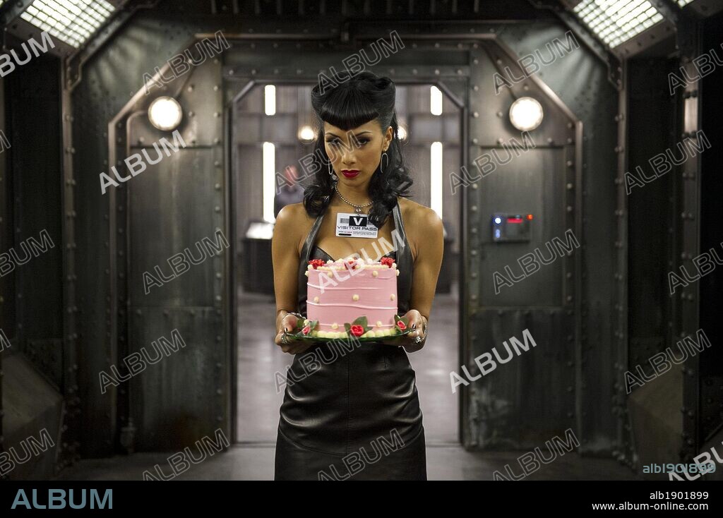 NICOLE SCHERZINGER in MEN IN BLACK 3, 2012, directed by BARRY SONNENFELD. Copyright AMBLIN ENTERTAINMENT.