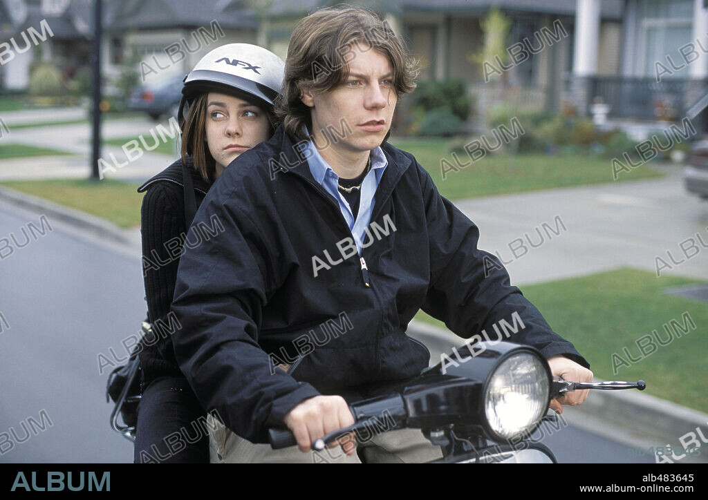 JENA MALONE y PATRICK FUGIT en SALVADOS!, 2004 (SAVED!), dirigida por BRIAN DANNELLY. Copyright UNITED ARTISTS / PERA, DIYAH.