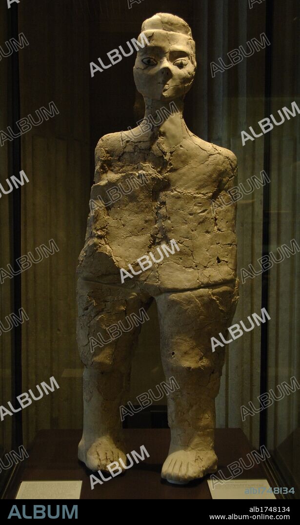 Ain Ghazal statue. Lime plaster. Pre-Pottery Neolithic C. Side of Any Ghazal, Jordan. Near East. mid-7th-mid-8th millennium BC. Museum of Louvre. Paris. France.