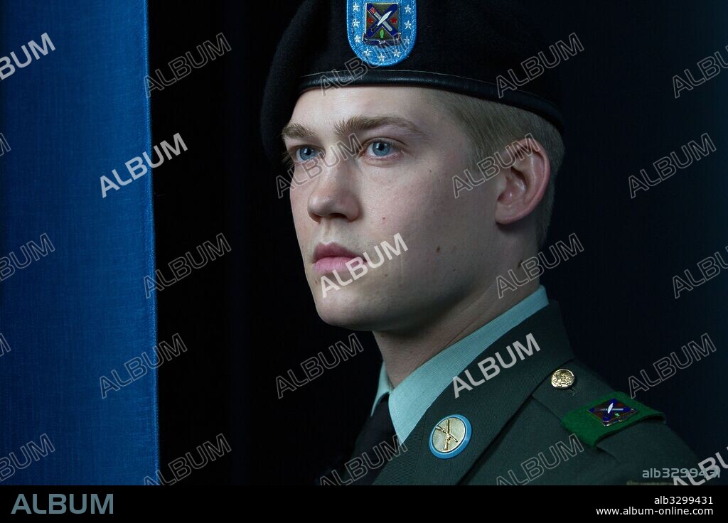 JOE ALWYN en BILLY LYNN, 2016 (BILLY LYNN HALFTIME WALK), dirigida por ANG LEE. Copyright BONA FILM GROUP/FILM4/THEINK FACTORY/MARC PLATT/STUDIO8/TRIS.