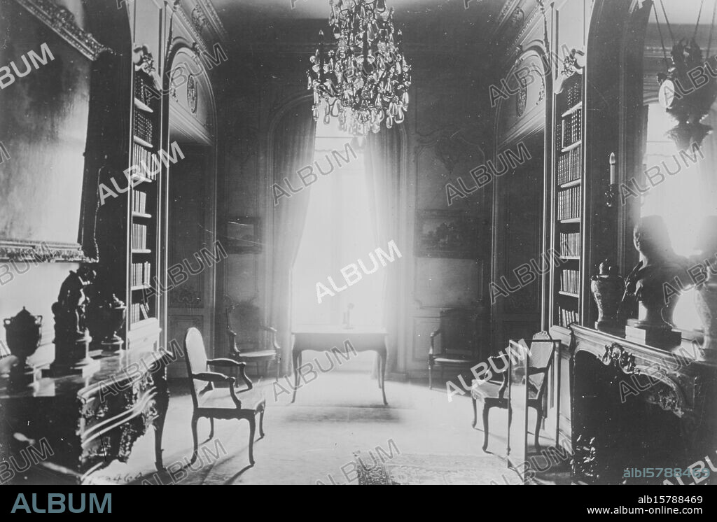 Study, hotel Bischoffsheim, Photograph shows the Hotel Bischoffsheim in Paris, France where President Wilson stayed during his during the Paris Peace Conference., between ca. 1915 and ca. 1920, Glass negatives, 1 negative: glass.