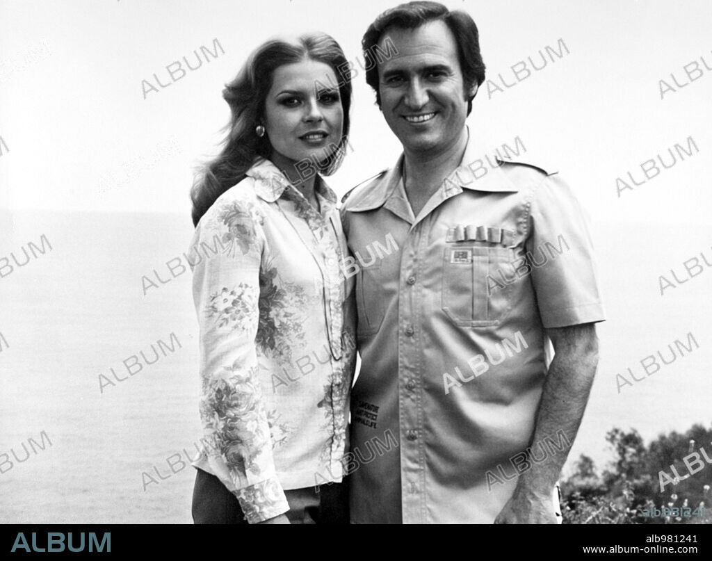 MANOLO ESCOBAR en PRESTAMELA ESTA NOCHE, 1978, dirigida por TULIO DEMICHELI. Copyright ARTURO GONZALEZ P.C.