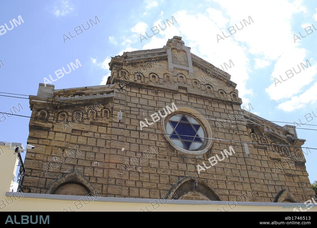UCRANIA. REPUBLICA AUTONOMA DE CRIMEA. YEVPATORIYA (EUPATORIA). Exterior de la Sinagoga Egiya-Kapay (la casa de oración judía), o también llamada, Sinagoga Remeslennaya (Sinagoga de los artesanos). En la actualidad pertenece a la comunidad progresiva del judaísmo, con más de 100 creyentes.