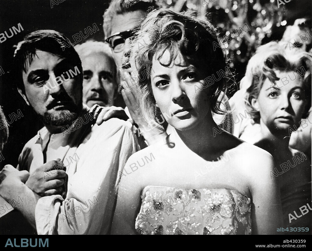 SILVIA PINAL en EL ANGEL EXTERMINADOR, 1962, dirigida por LUIS BUÑUEL. Copyright BARCINO FILMS.
