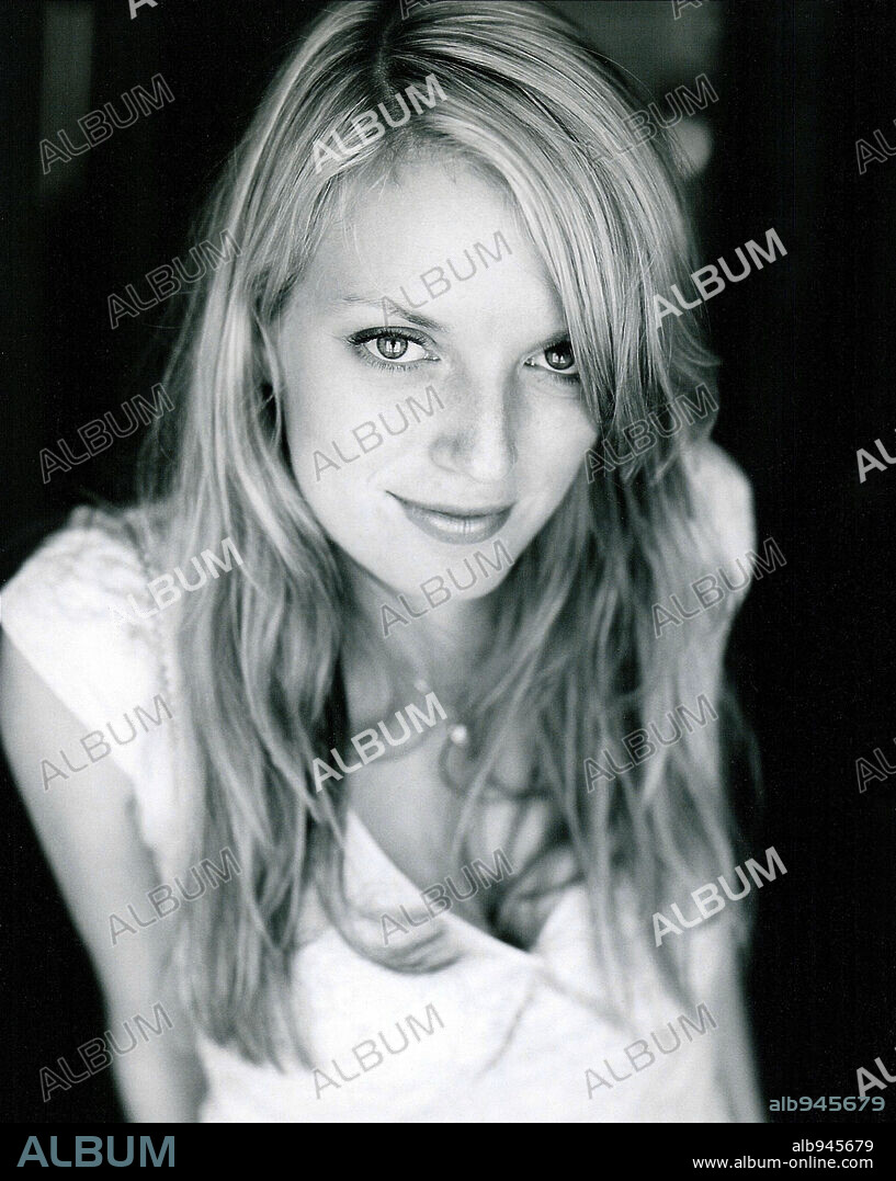 SARAH POLLEY in AWAY FROM HER, 2006, directed by SARAH POLLEY. Copyright FOUNDRY FILMS INC.