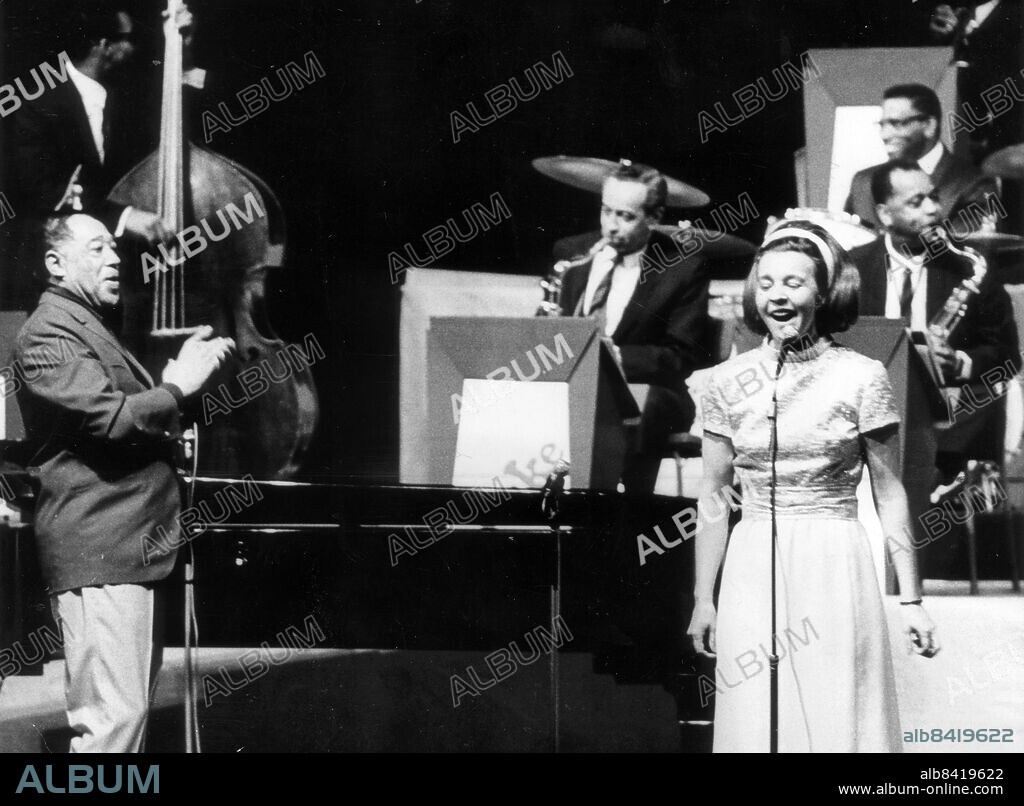 Alice Babs / konser med Duke Ellington. på Malmö Stadsteater jan 1966. Babs Alice sång Scen 1966. Ellington Duke musik USA Scen 1966. Malmö Teatrar Stadsteatern (c) Ola Svensson / Sydsvenskan / IBL Bildbyrå.