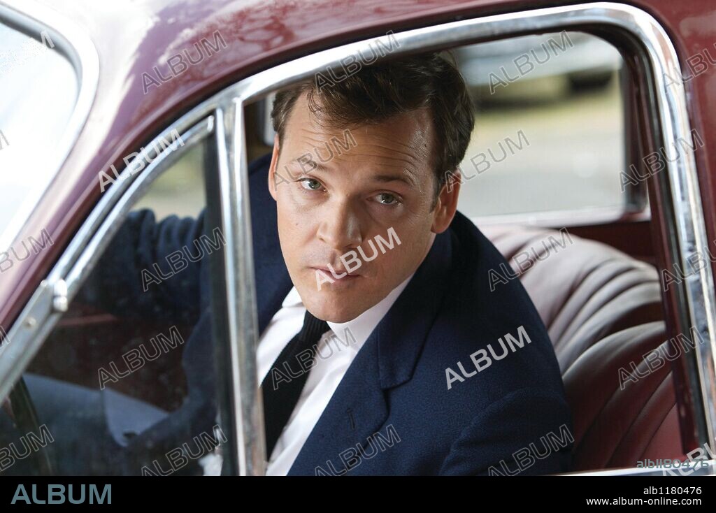PETER SARSGAARD in AN EDUCATION, 2009, directed by LONE SCHERFIG. Copyright BBC FILMS.