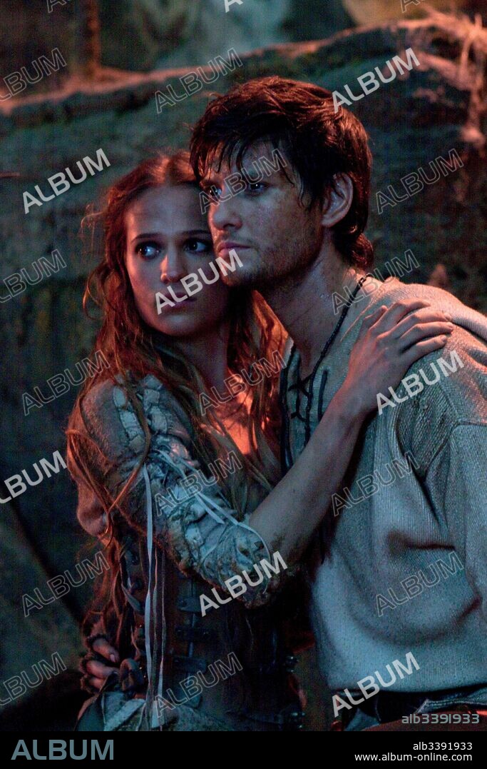 ALICIA VIKANDER and BEN BARNES in SEVENTH SON, 2014, directed by SERGIE BODROV. Copyright LEGENDARY PICTURES.