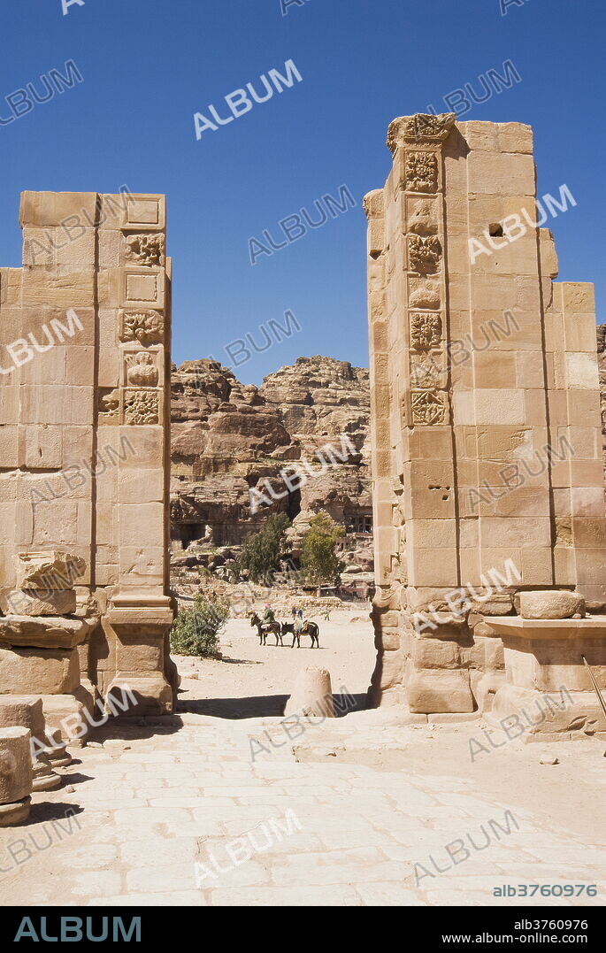 Temenos Gateway, Petra, UNESCO World Heritage Site, Jordan, Middle East.