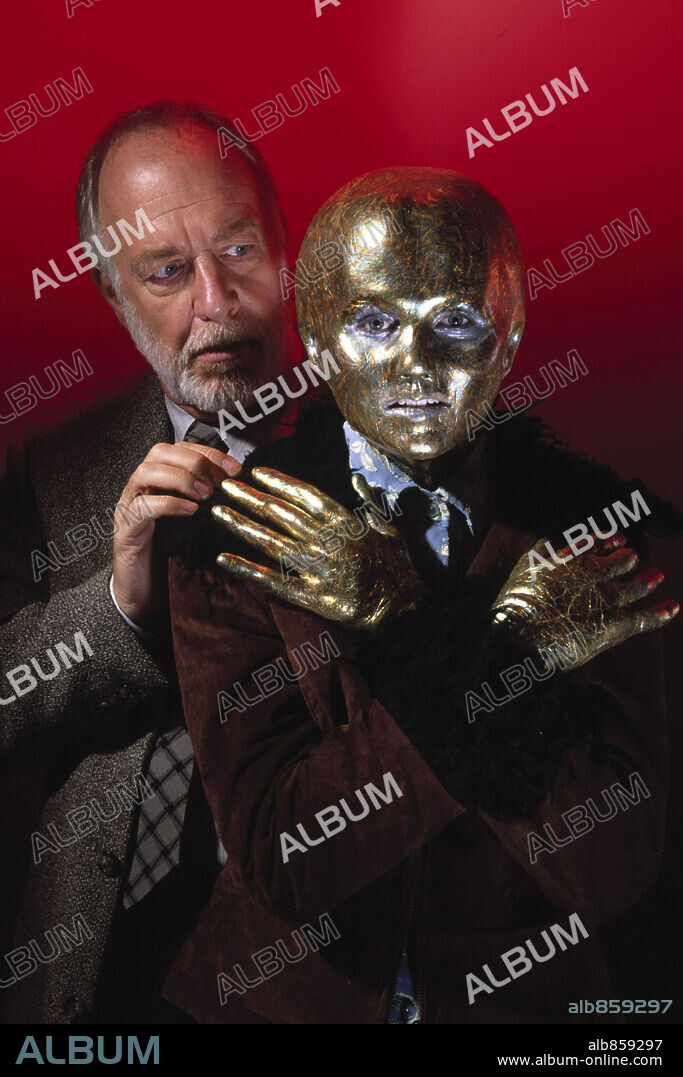 THE OUTER LIMITS, 1995, directed by ALLAN EASTMAN and MICHAEL ROBINSON. Copyright ALLIANCE ATLANTIS COMMUNICATIONS.