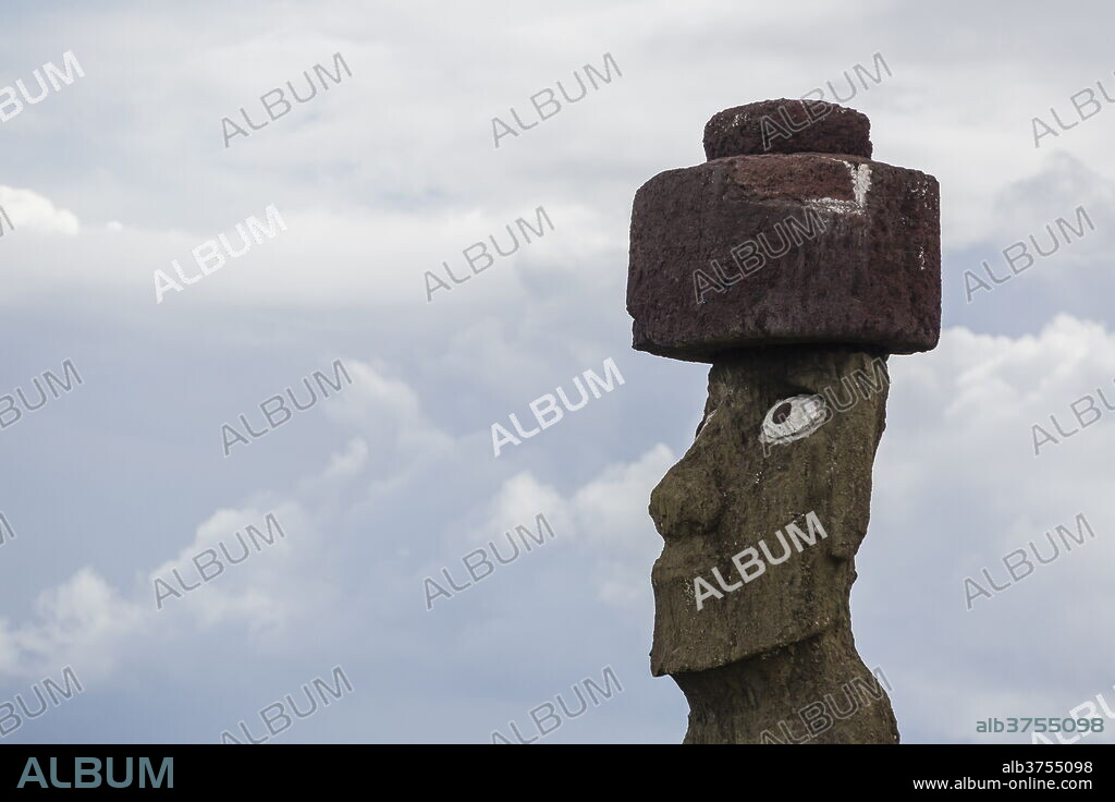Preserved original moai in the Tahai Archaeological Zone, Rapa Nui National Park, UNESCO World Heritage Site, Easter Island (Isla de Pascua), Chile, South America.