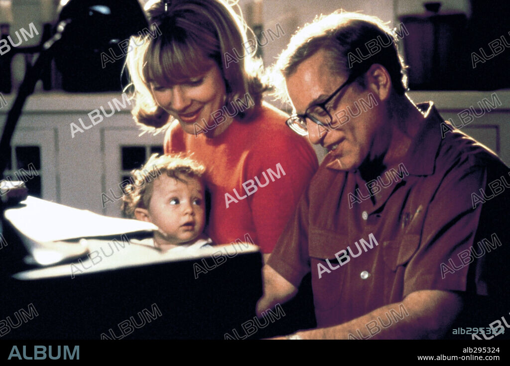 GLENNE HEADLY and RICHARD DREYFUSS in MR HOLLAND'S OPUS, 1995, directed by STEPHEN HEREK. Copyright IMTERSCOPE.