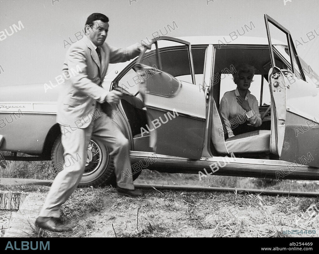 ARTURO FERNANDEZ and GISIA PARADIS in IN COLD BLOOD, 1959 (A SANGRE FRÍA). Copyright ESTE FILMS.