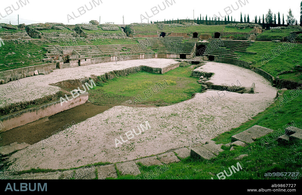 PANORAMICA DEL ANFITEATRO ROMANO DE MERIDA INAUGURADO EL AÑO 8 AC.