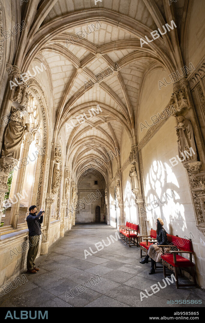 claustro, Monasterio de San Juan de los Reyes, Toledo, Castilla-La Mancha, Spain.