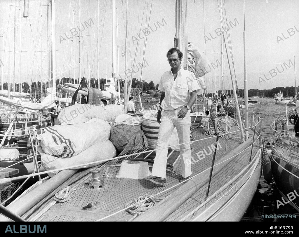 Stockholm 1980-07-06. Kung Carl XVI Gustaf ombord på båten Orm af Ingarö som just anlänt till Sandhamn efter att ha seglat Gotland runt. Foto: Gunnar Lantz / SvD / TT / kod 12014.