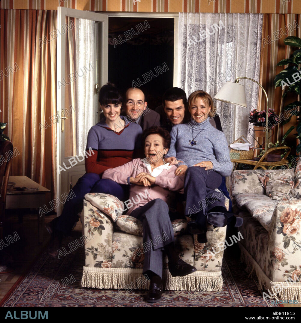 AMPARO BARO, BLANCA PORTILLO, JAVIER CAMARA, PAZ VEGA y TONI CANTO en 7 VIDAS-TV, 1999. Copyright TELECINCO.