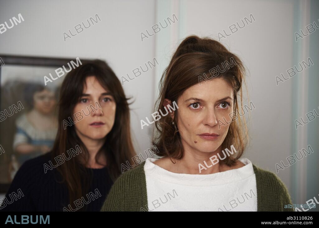 CHARLOTTE GAINSBOURG and CHIARA MASTROIANNI in 3 COEURS, 2014, directed by BENOIT JACQUOT. Copyright RECTANGLE PRODUCTIONS.