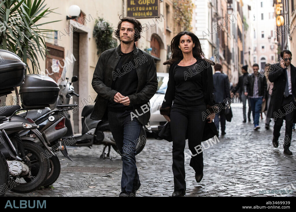 DYLAN O'BRIEN and SHIVA NEGAR in AMERICAN ASSASSIN, 2017, directed by MICHAEL CUESTA. Copyright LIONSGATE/CBS FILMS / BLACK, CHRISTIAN.