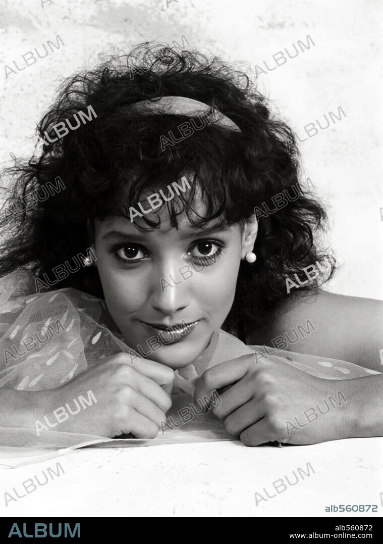 JENNIFER BEALS in FLASHDANCE, 1983, directed by ADRIAN LYNE. Copyright PARAMOUNT PICTURES.