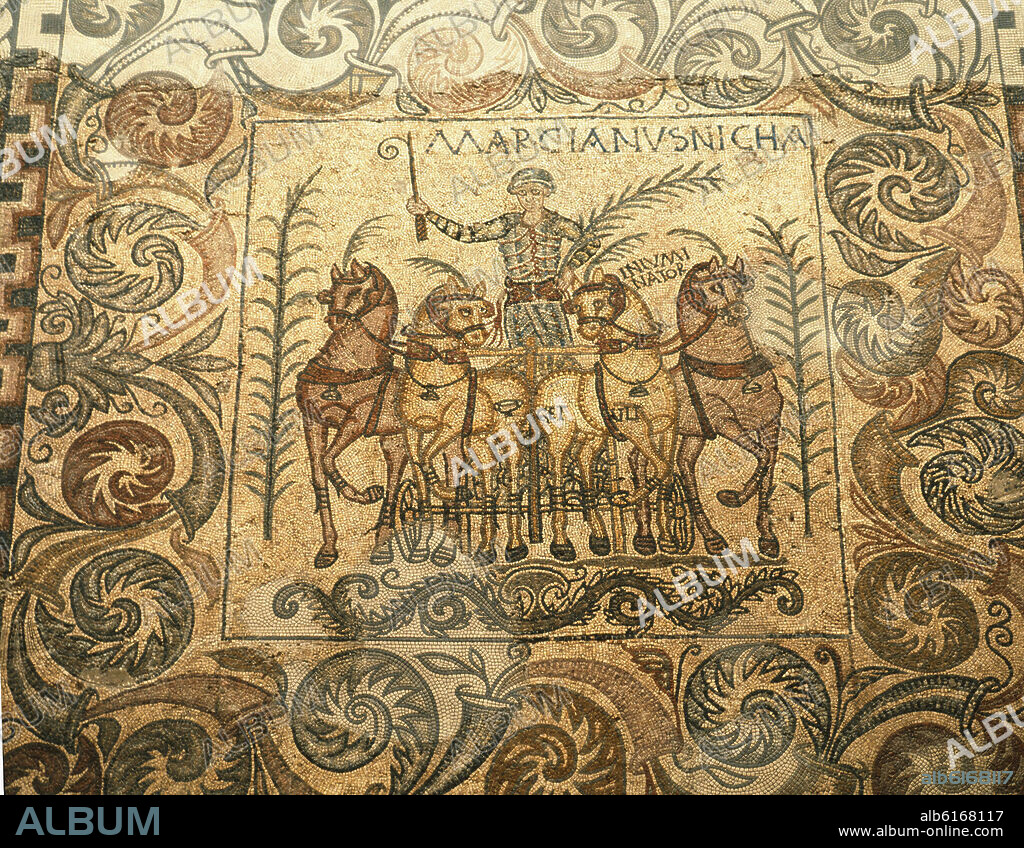 MOSAICO ROMANO DE LOS AURIGAS - SIGLO IV - DETALLE DEL AURIGA MARCIANUS CON LAS PALMAS SIMBOLO DE LA VICTORIA.