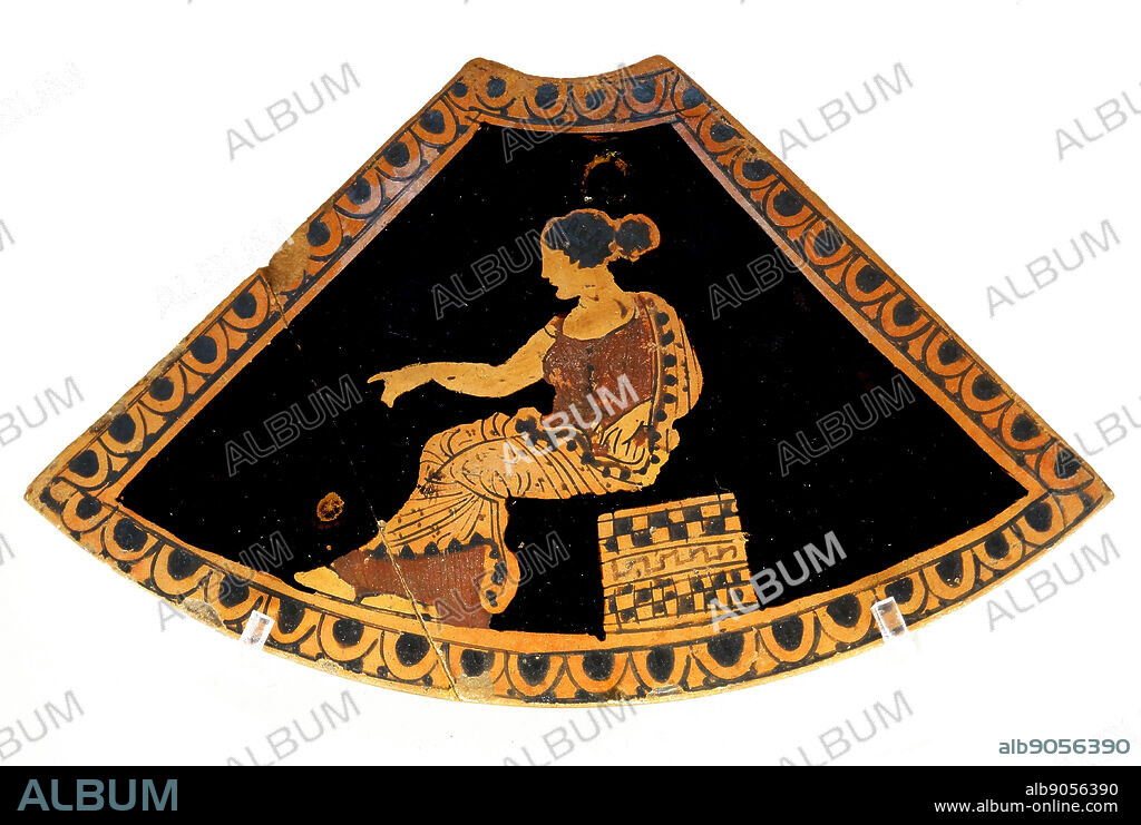 Greek, Red-figured lepaste (toilet box) with seated women and Erotes on the lids of the compartments Made in Campania, Italy about 380-370 BC.