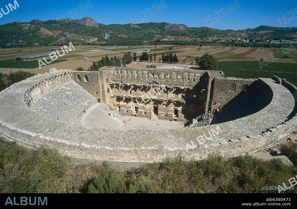 Aspendos, Römisches Theater (erbaut 2.Jh.n.Chr.). bei Belkis (Türkei, Südküste). Aspendos, roman theatre (built 2nd century AD). Turkey, south coast. Termessos, Suedkueste, Tuerkei.