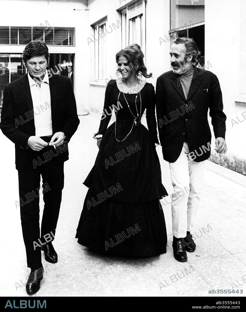 CHARLES BRONSON, CLAUDIA CARDINALE y JASON ROBARDS en HASTA QUE LLEGÓ SU HORA, 1968 (C'ERA UNA VOLTA IL WEST), dirigida por SERGIO LEONE. Copyright PARAMOUNT PICTURES.