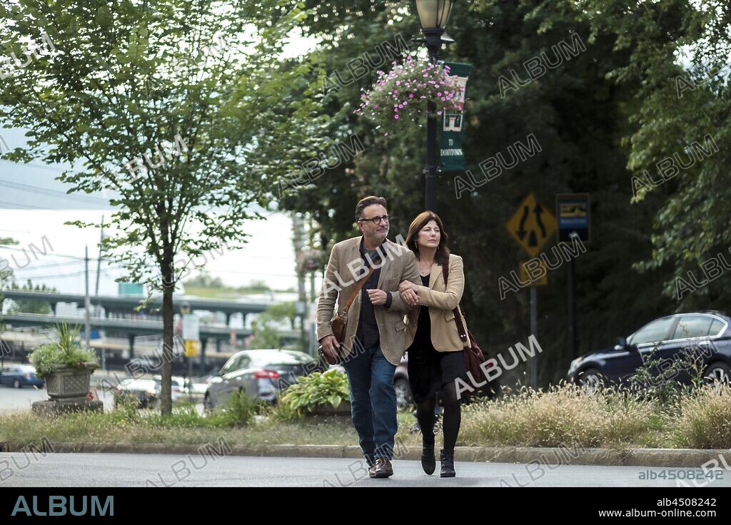 ANDY GARCIA et CATHERINE KEENER dans MODERN LOVE, 2019, réalisé par EMMY ROSSUM, JOHN CARNEY et SHARON HORGAN. Copyright AMAZON STUDIOS.