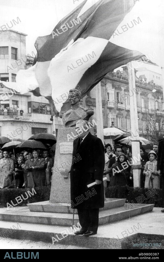 Diciembre 1959. Monumento A D. Javier Quiroga Posada, Fusilado en las Guerra Civil (Vigo).