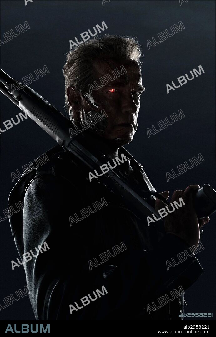 ARNOLD SCHWARZENEGGER y PETER O'TOOLE en TERMINATOR GENESIS, 2015 (TERMINATOR GENISYS), dirigida por ALAN TAYLOR. Copyright PARAMOUNT PICTURES.