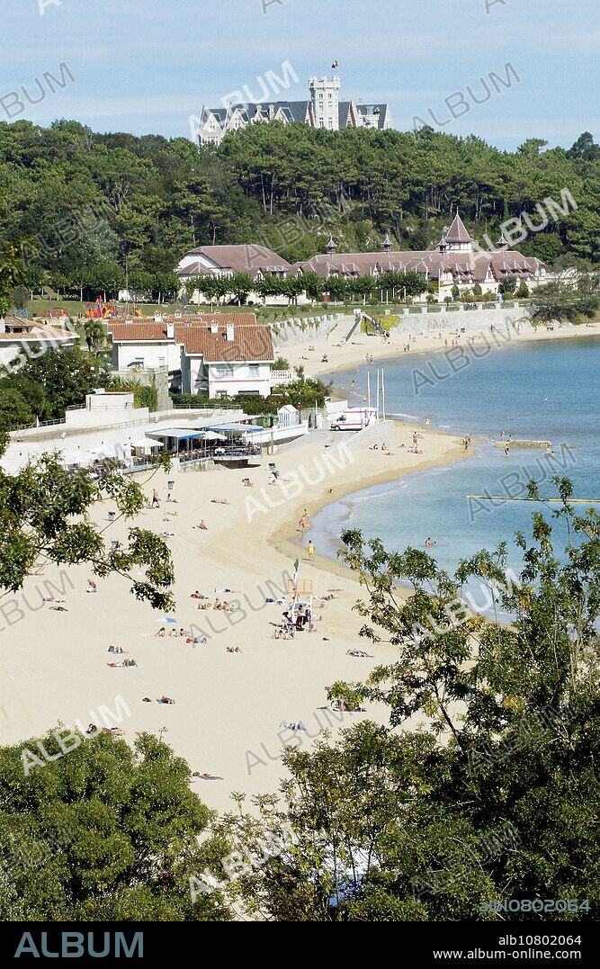 Playa de los Peligros and Playa de la Magdalena. Bahia de Santander. Cantabria. Spain.