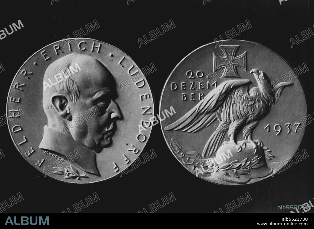A Ludendorff - Memorial - Medal -- According to a draft of the famous Munich Medalists Karl Goetze which the Bavarian main munzant brought visible in the picture Ludendorff - Memorial - medal out. February 26, 1938. (Photo by Atlantic Photo).