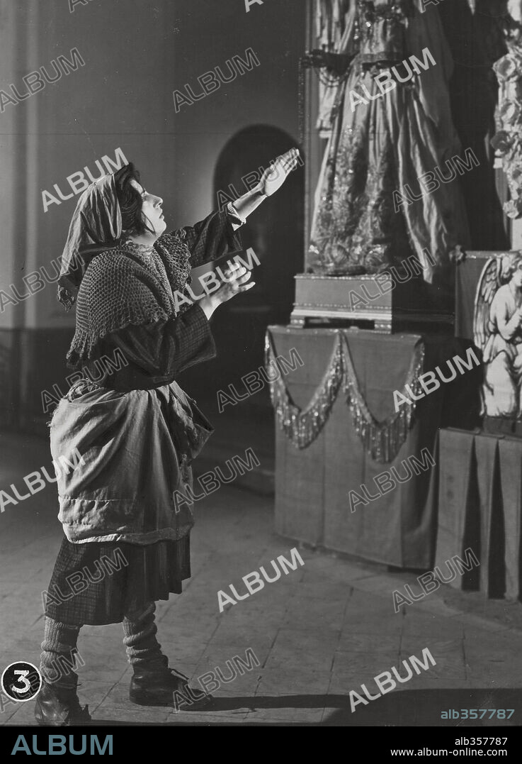 ANNA MAGNANI en EL AMOR, 1948 (L' AMORE), dirigida por ROBERTO ROSSELLINI. Copyright FINECINE.