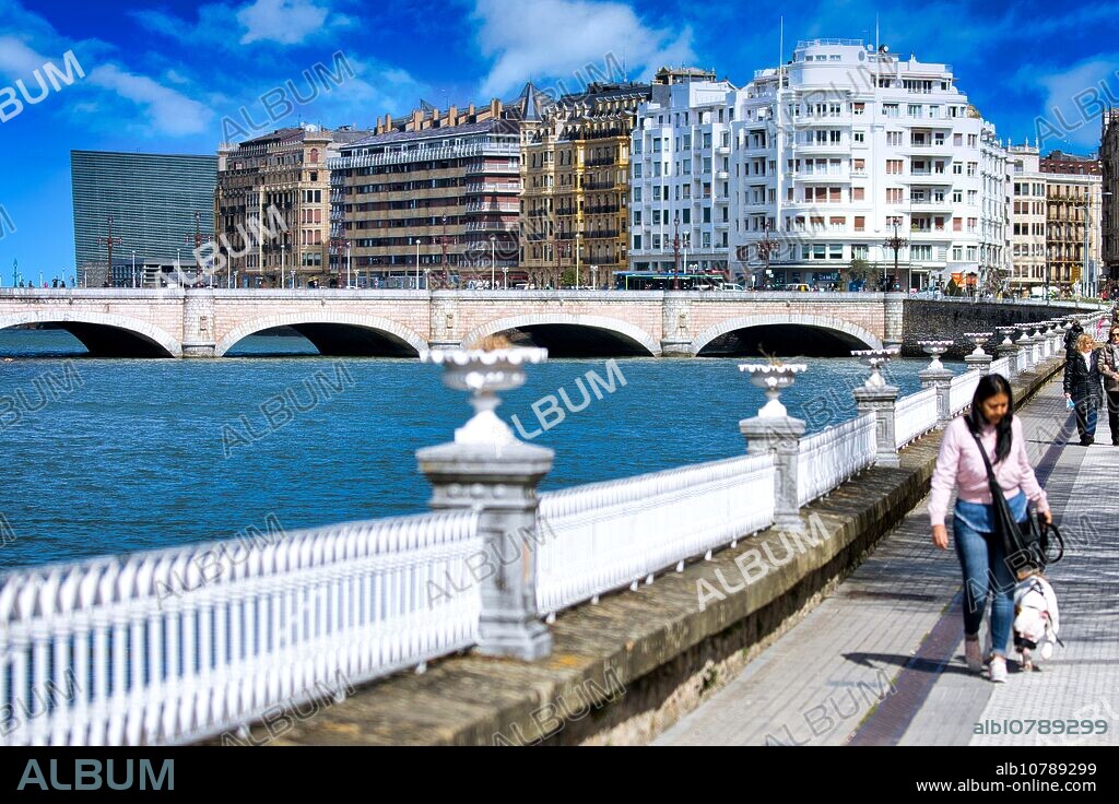 Urumea River, Paseo de Francia, Donostia, San Sebastian, Basque Country, Spain,.