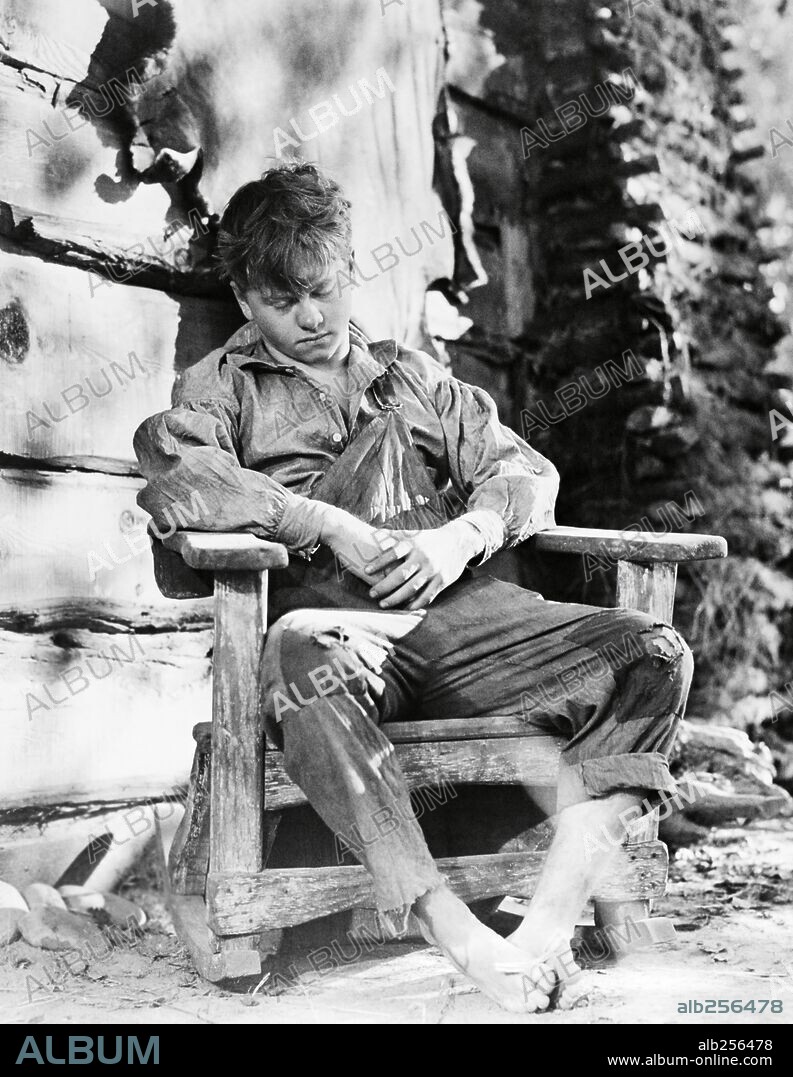 MICKEY ROONEY in THE ADVENTURES OF HUCKLEBERRY FINN, 1939, directed by RICHARD THORPE. Copyright M.G.M.