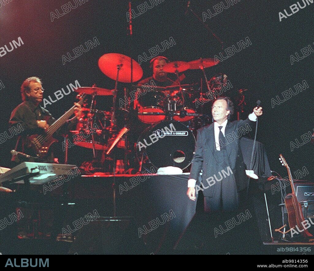 Julio Iglesias concert in Valencia.