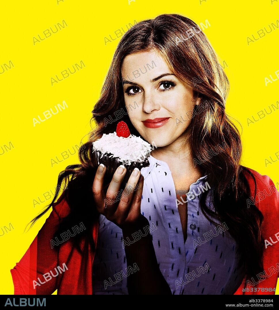 ISLA FISHER in KEEPING UP WITH THE JONESES, 2016, directed by GREG MOTTOLA. Copyright FOX 2000 PICTURES/PARKES+MACDONALD IMAGE NATION.