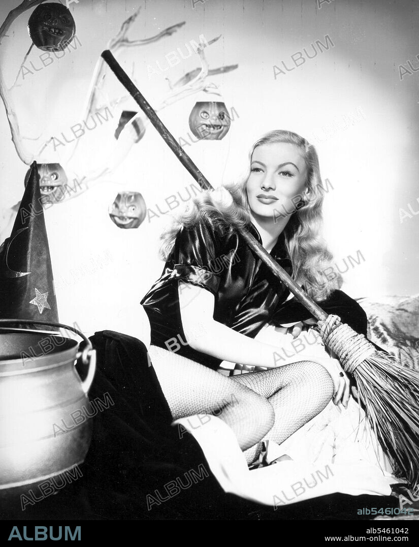 VERONICA LAKE en ME CASÉ CON UNA BRUJA, 1942 (I MARRIED A WITCH), dirigida por RENE CLAIR. Copyright UNITED ARTISTS.