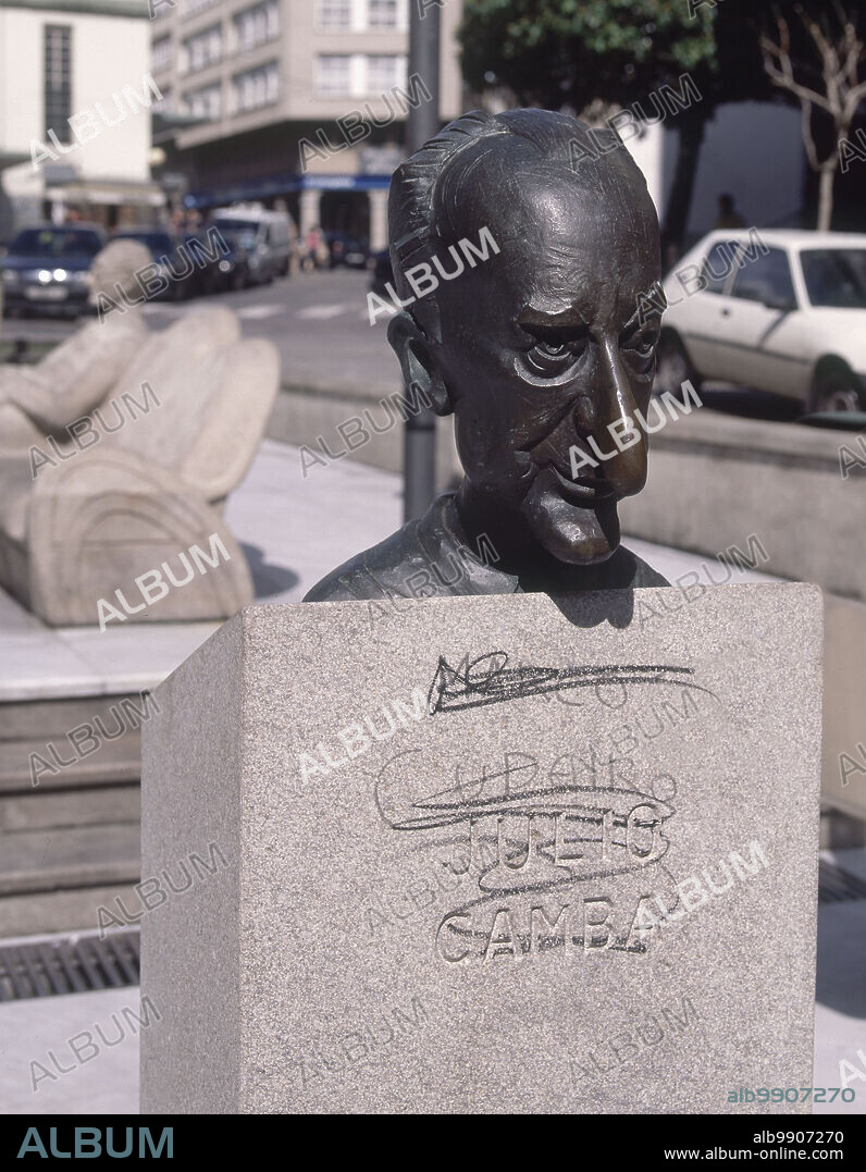 PLAZA DEL HUMOR - BUSTO DE JULIO CAMBA ESCRITOR Y PERIODISTA ESPAÑOL-1862-1962 - FOTO AÑOS 00 SIGLO XXI -.