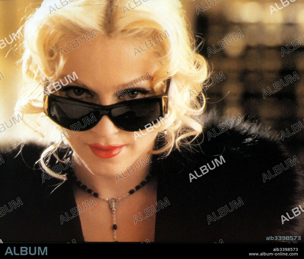MADONNA in FOUR ROOMS, 1995, directed by ALEXANDRE ROCKWELL, ALLISON ANDERS, QUENTIN TARANTINO and ROBERT RODRIGUEZ. Copyright MIRAMAX.